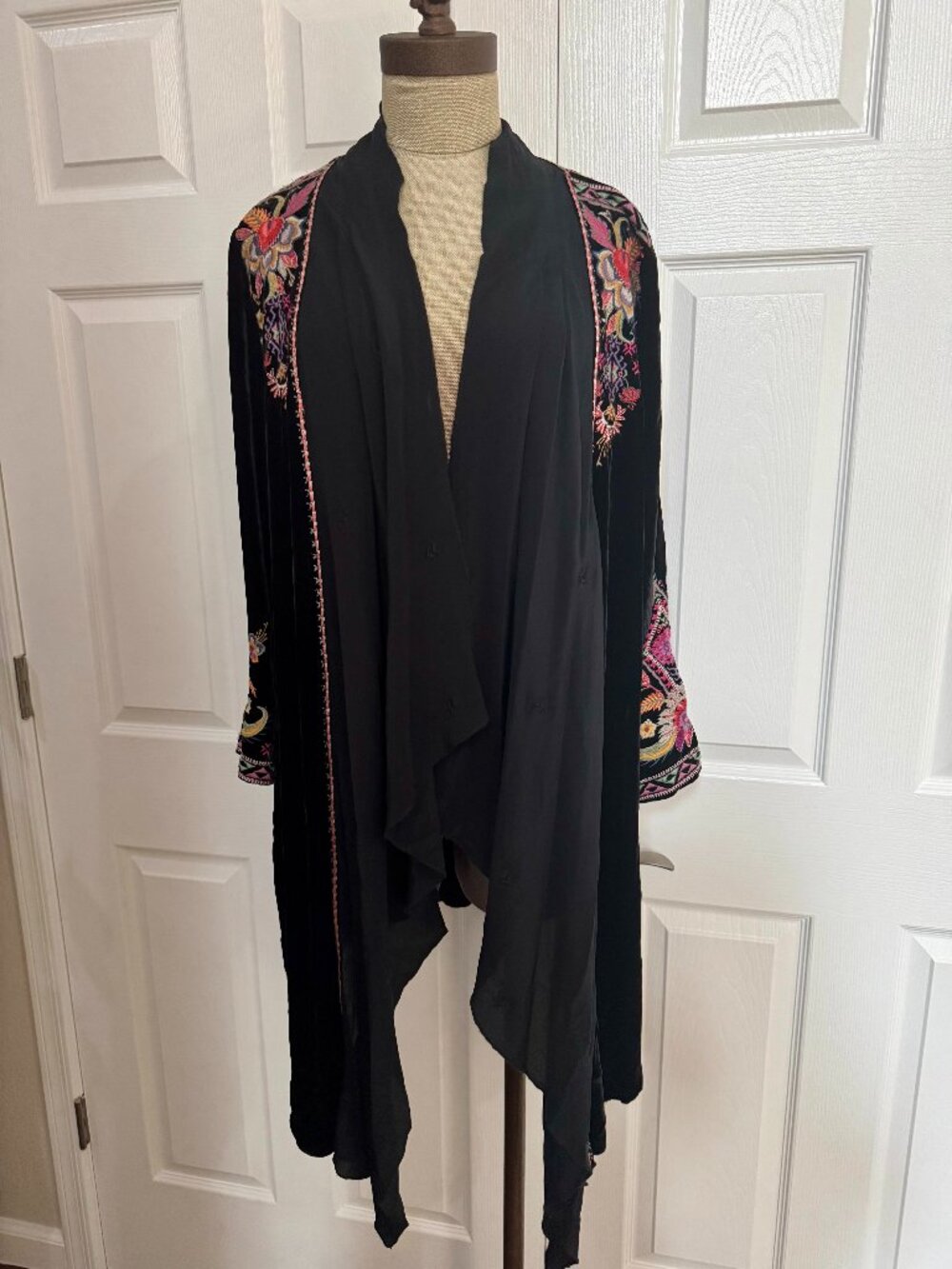 Johnny Was Black Velvet Embroidered Kimono Jacket Boho Open Front Cardigan Size